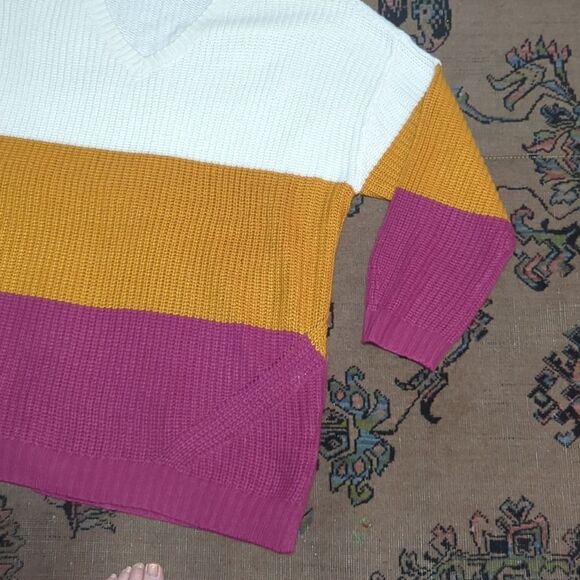 Stay Loose Crewneck Sweater curated by instant message - Picture 5 of 8